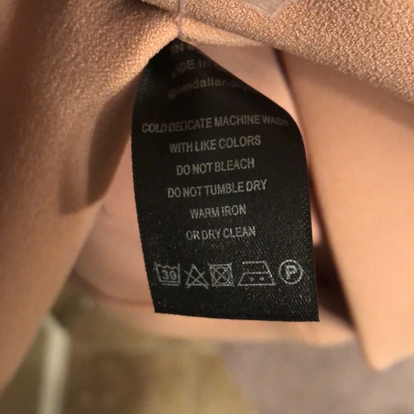 ❗️SOLD❗️Kendall + Kylie dress - Picture 7 of 7